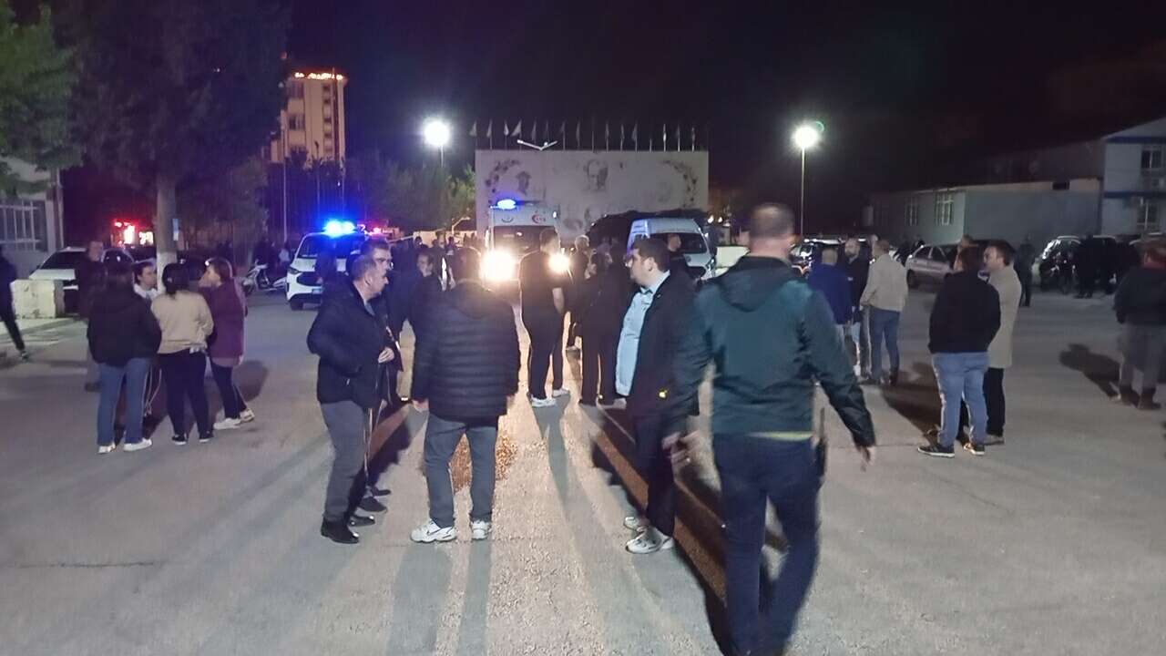 Fen lisesi yurdunda yangın felaketi! 46 öğrenci tahliye edildi 12