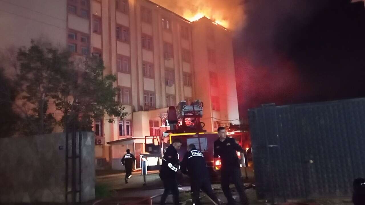 Fen lisesi yurdunda yangın felaketi! 46 öğrenci tahliye edildi 13