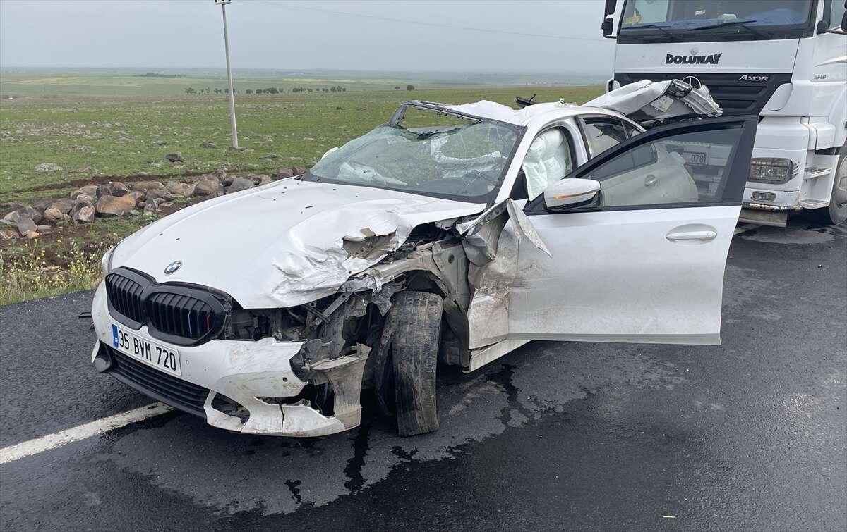 Otomobil TIR’a çarptı, facia büyüdü! 2 ölü, 2 yaralı var 5