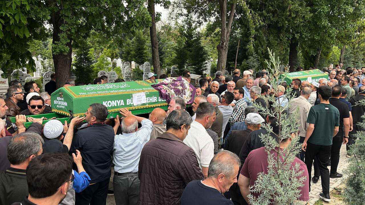 Konya’da evlat kurbanı anne ve babaya son veda 11