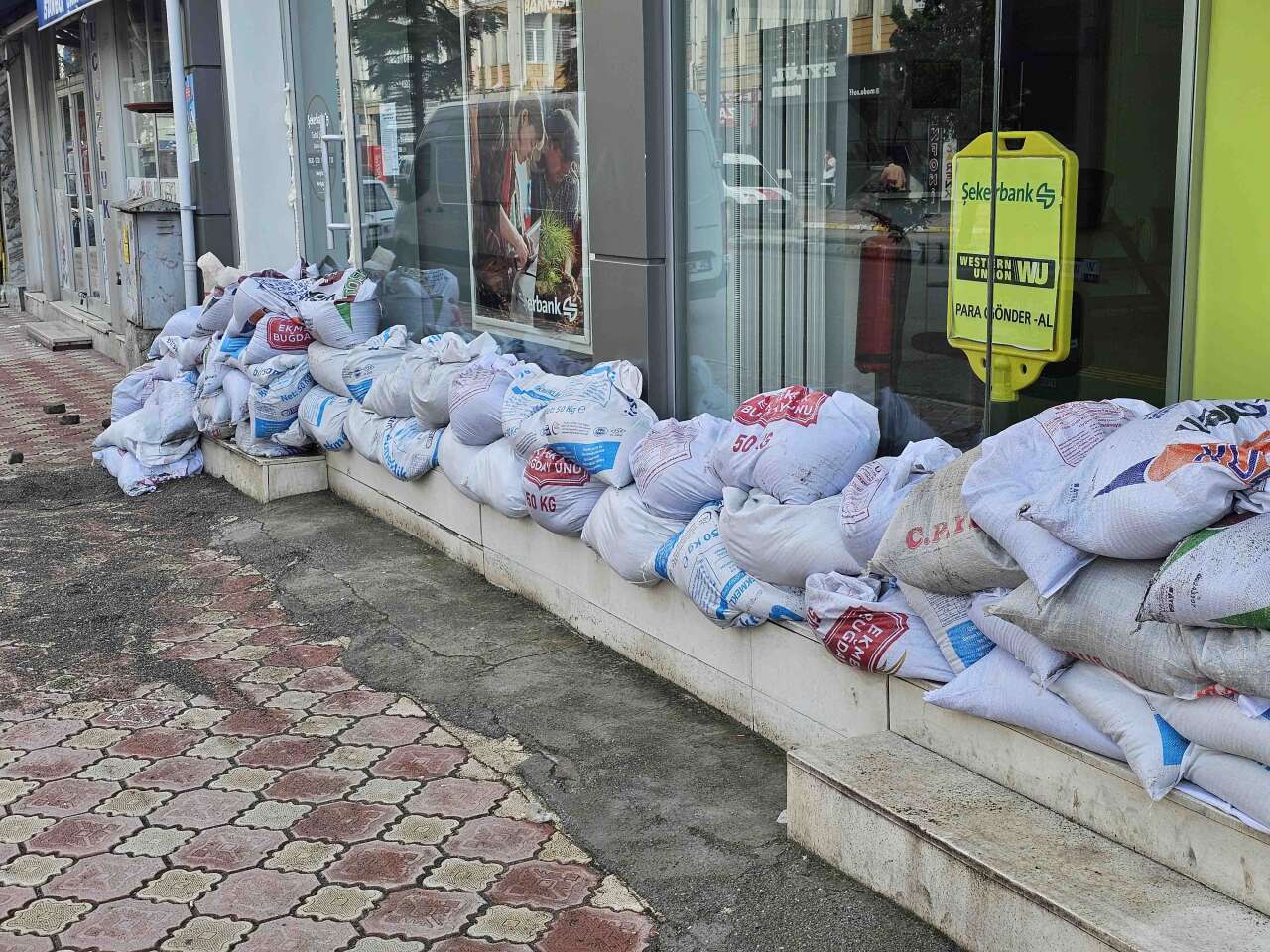 İlçe diken üstünde! 15 mahalle ve 7 köy tahliye ediliyor 6