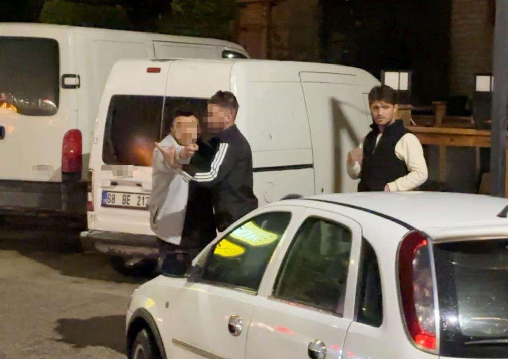 Polise “Abi kız arkadaşımın yanında beni bozma” dedi, küfür edip kaçtı 4