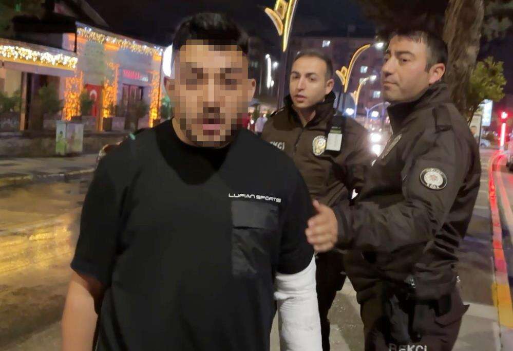 Polise “Abi kız arkadaşımın yanında beni bozma” dedi, küfür edip kaçtı 12