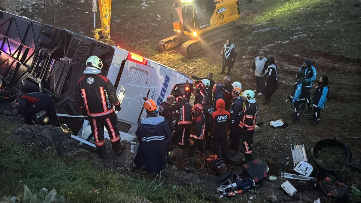 4 ölü, 40 yaralı var! Yolcu otobüsü kazasının görüntüleri ortaya çıktı 25
