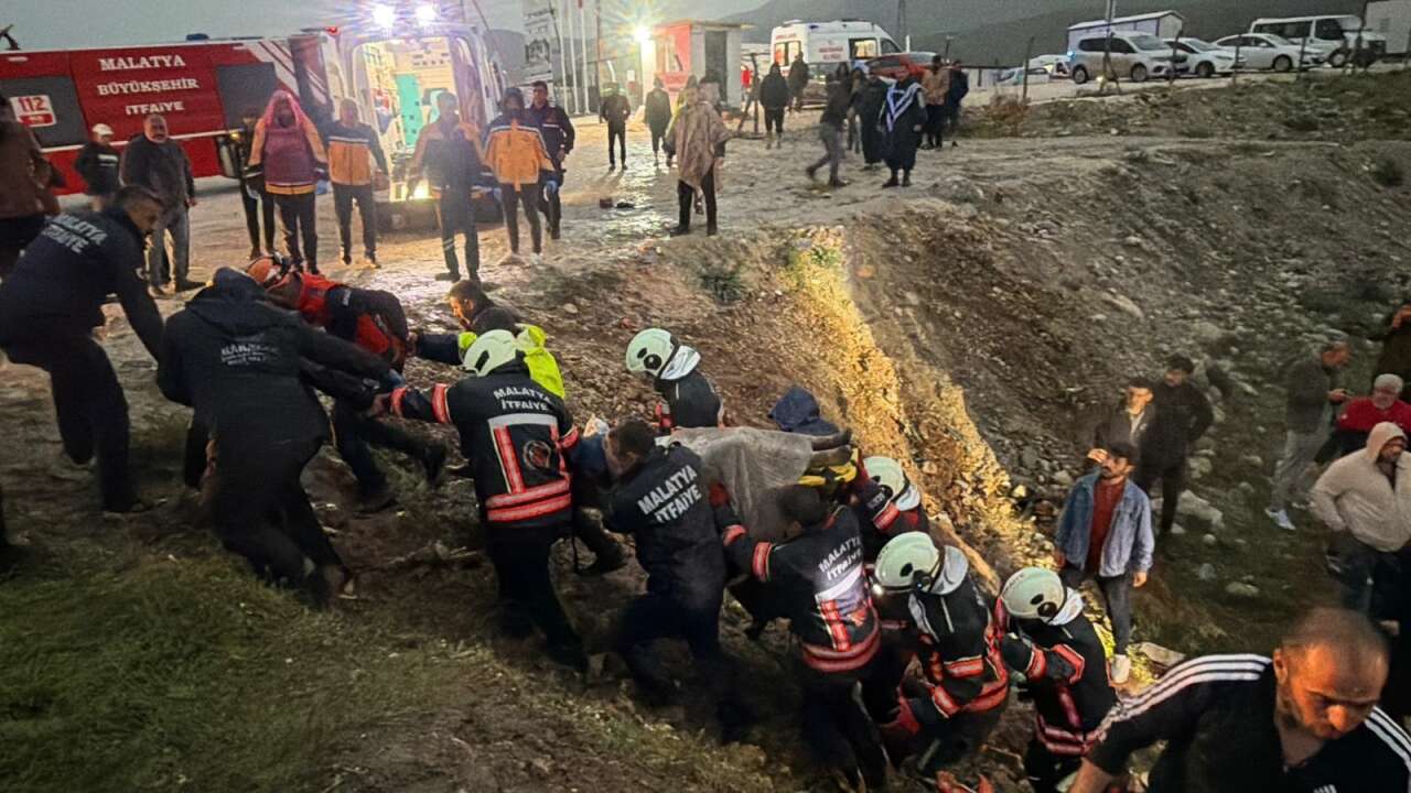 4 ölü, 40 yaralı var! Yolcu otobüsü kazasının görüntüleri ortaya çıktı 29
