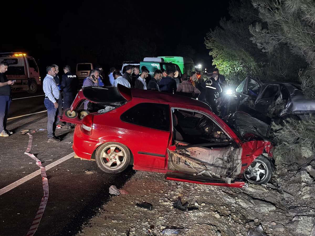 İki araç çarpıştı, karı-koca can verdi! 4 yaşındaki çocukları hastanede 1