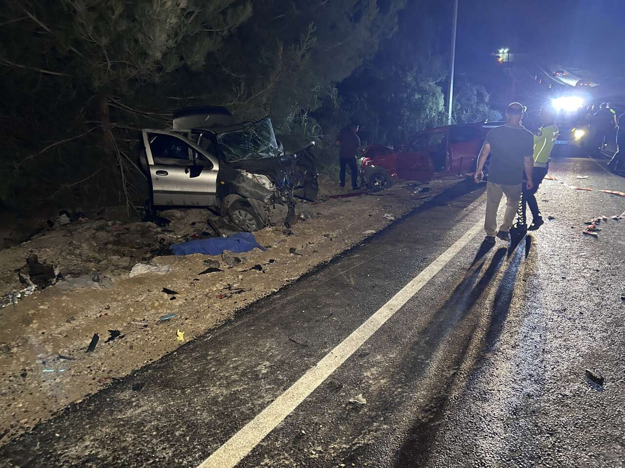 İki araç çarpıştı, karı-koca can verdi! 4 yaşındaki çocukları hastanede 2