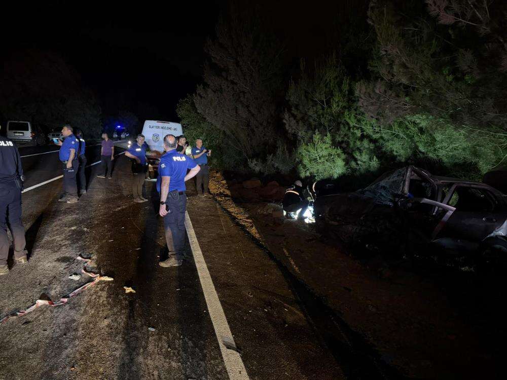 İki araç çarpıştı, karı-koca can verdi! 4 yaşındaki çocukları hastanede 12