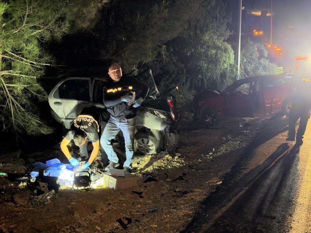İki araç çarpıştı, karı-koca can verdi! 4 yaşındaki çocukları hastanede 10