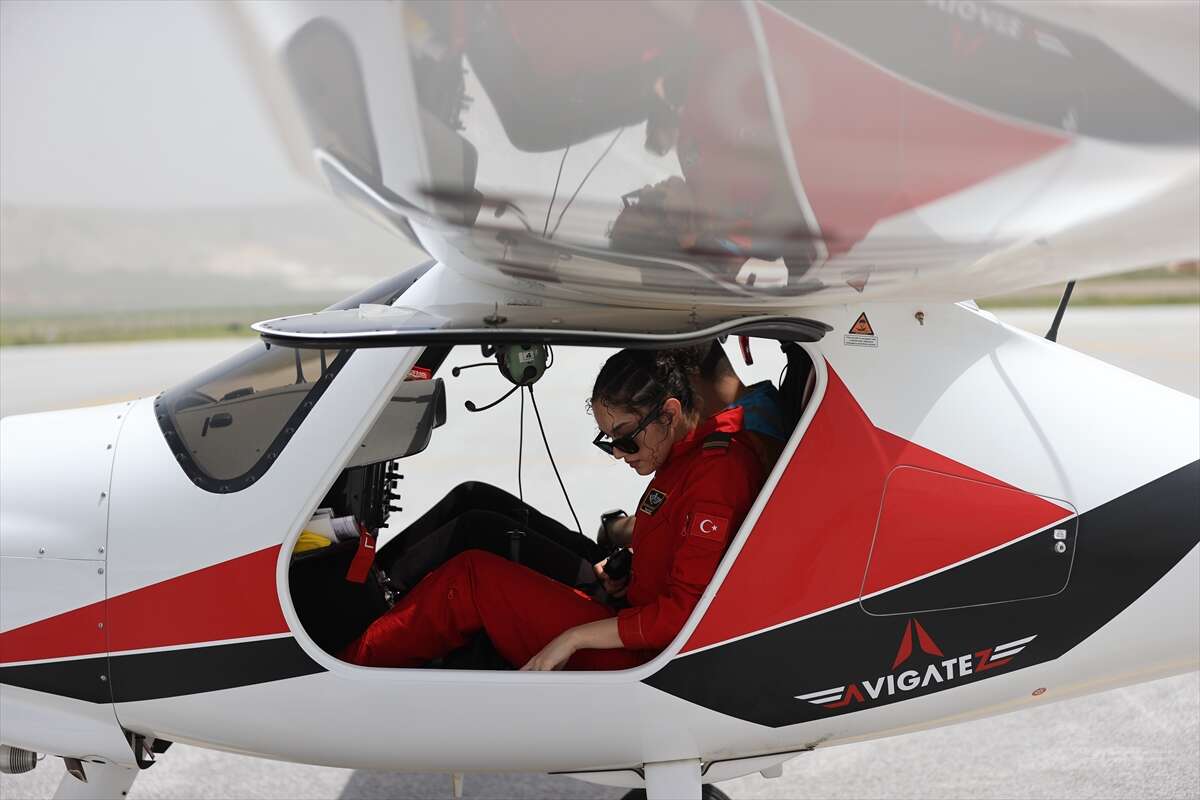Konya'da gökyüzünün yeni çelik kanatları! Genç kızlar pilotluğa hazırlanıyor 2