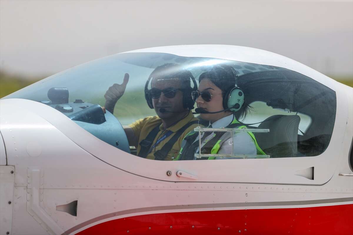 Konya'da gökyüzünün yeni çelik kanatları! Genç kızlar pilotluğa hazırlanıyor 8