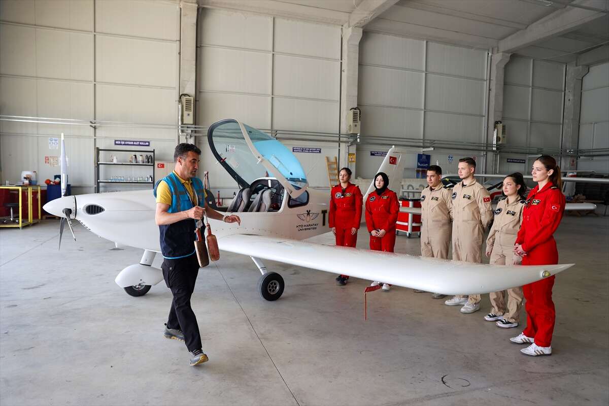 Konya'da gökyüzünün yeni çelik kanatları! Genç kızlar pilotluğa hazırlanıyor 5