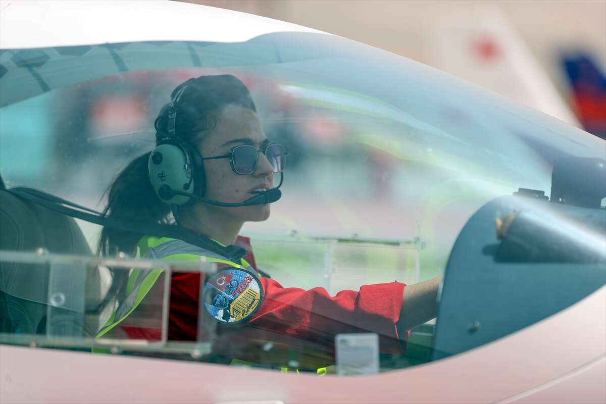 Konya'da gökyüzünün yeni çelik kanatları! Genç kızlar pilotluğa hazırlanıyor 13