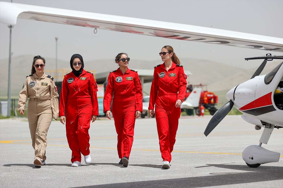Konya'da gökyüzünün yeni çelik kanatları! Genç kızlar pilotluğa hazırlanıyor 15