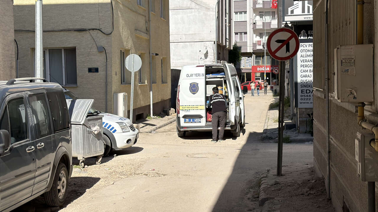 Eşinin mutfakta hareketsiz bulduğu adam öldü 3