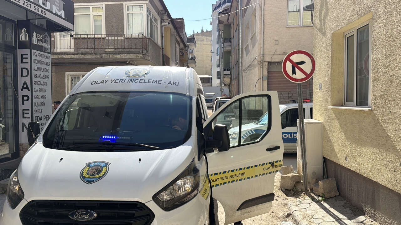 Eşinin mutfakta hareketsiz bulduğu adam öldü 2