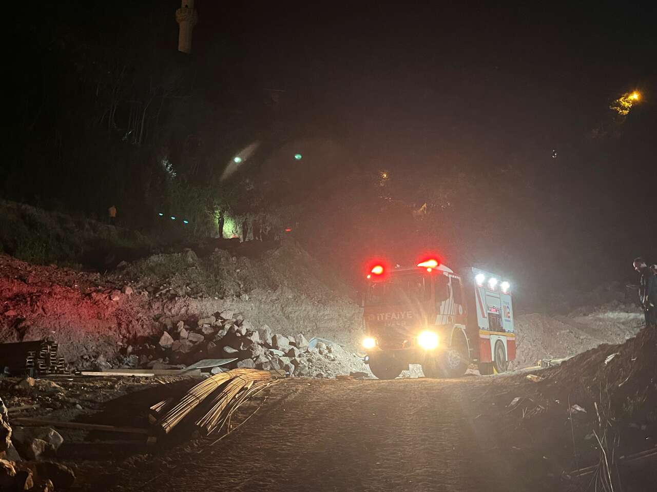 Cezaevinden izinli çıktı, eşini ve evdeki kadını bıçakladı 2