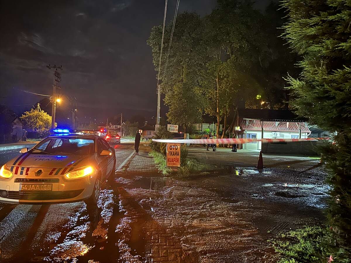 Tartışma silahlı kavgaya dönüştü, 2 kişi vuruldu 1