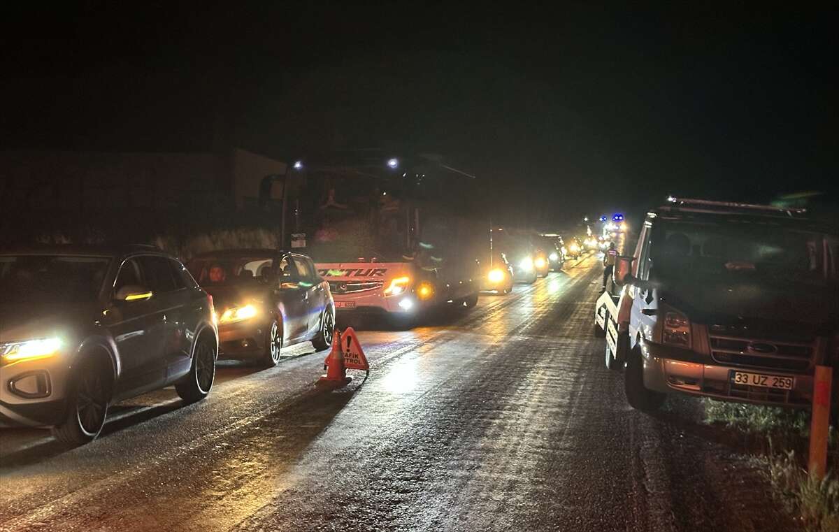 TIR, otomobil ve cipin karıştığı zincirleme kaza! 1 ölü, 5 yaralı var 7