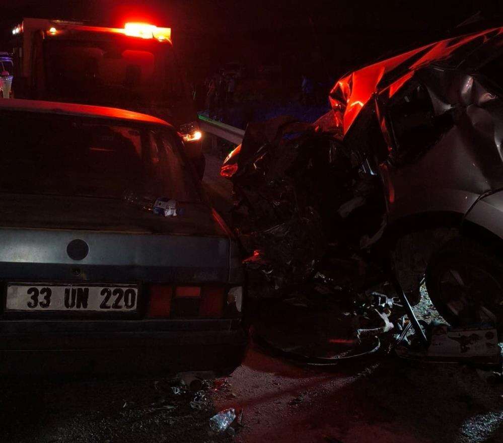 TIR, otomobil ve cipin karıştığı zincirleme kaza! 1 ölü, 5 yaralı var 4