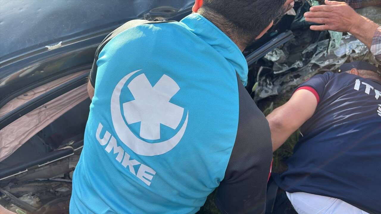 Bayram günü kahreden kaza! Anne ve 2 çocuğu hayatını kaybetti 8