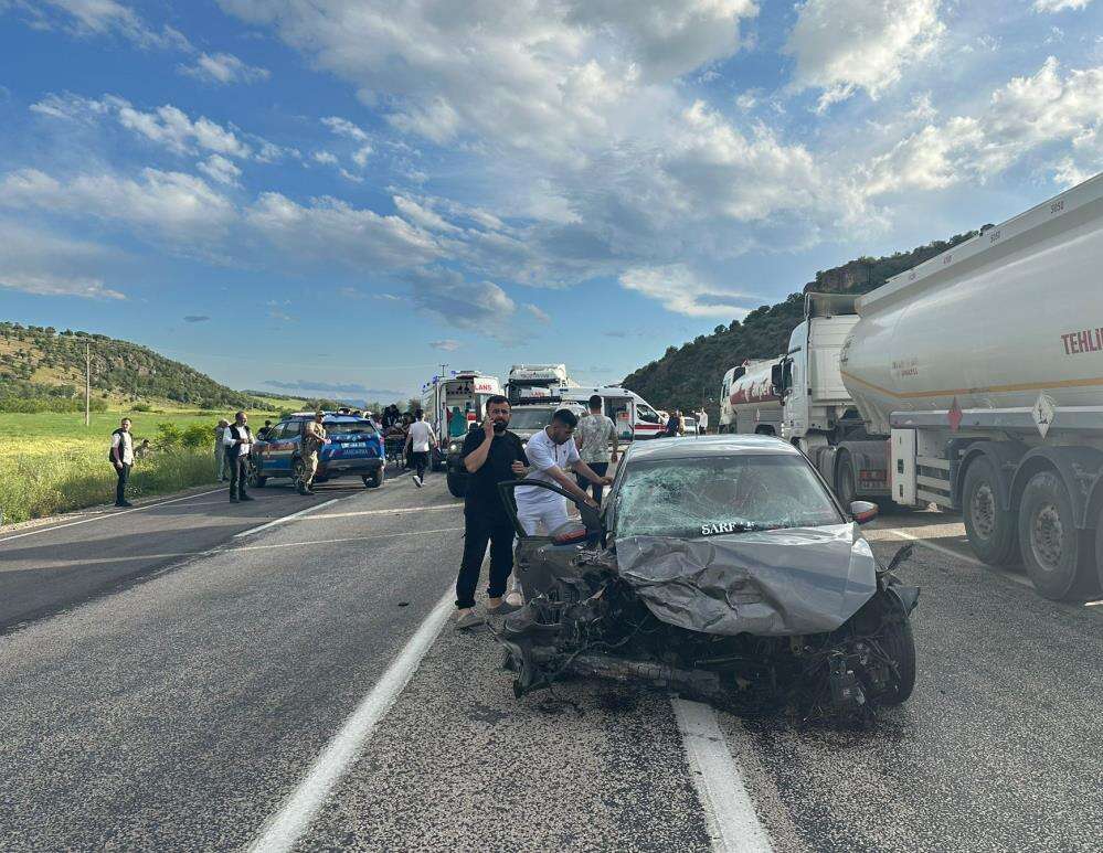 Bayram günü kahreden kaza! Anne ve 2 çocuğu hayatını kaybetti 13