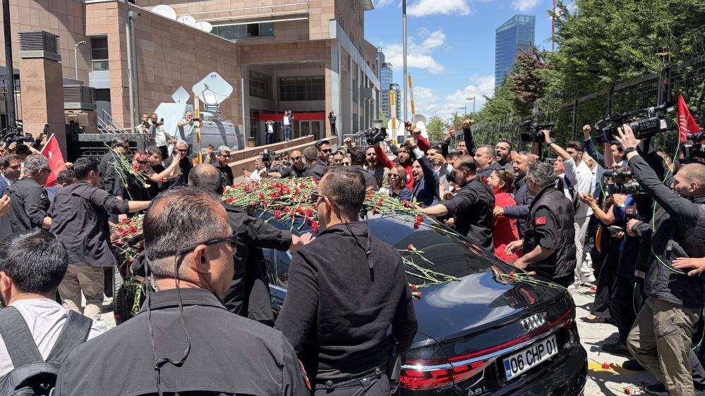 Kemal Kılıçdaroğlu, CHP Genel Merkezi’nde böyle karşılandı 4