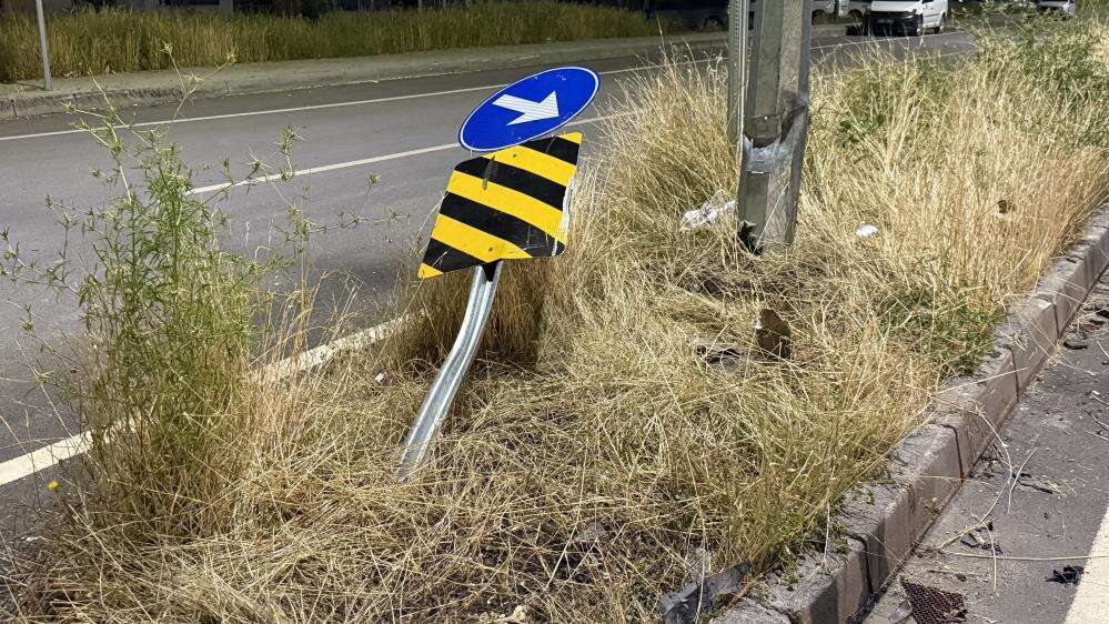 Belediye otobüsü ile otomobil çarpıştı: 2 ölü, 7 yaralı 9