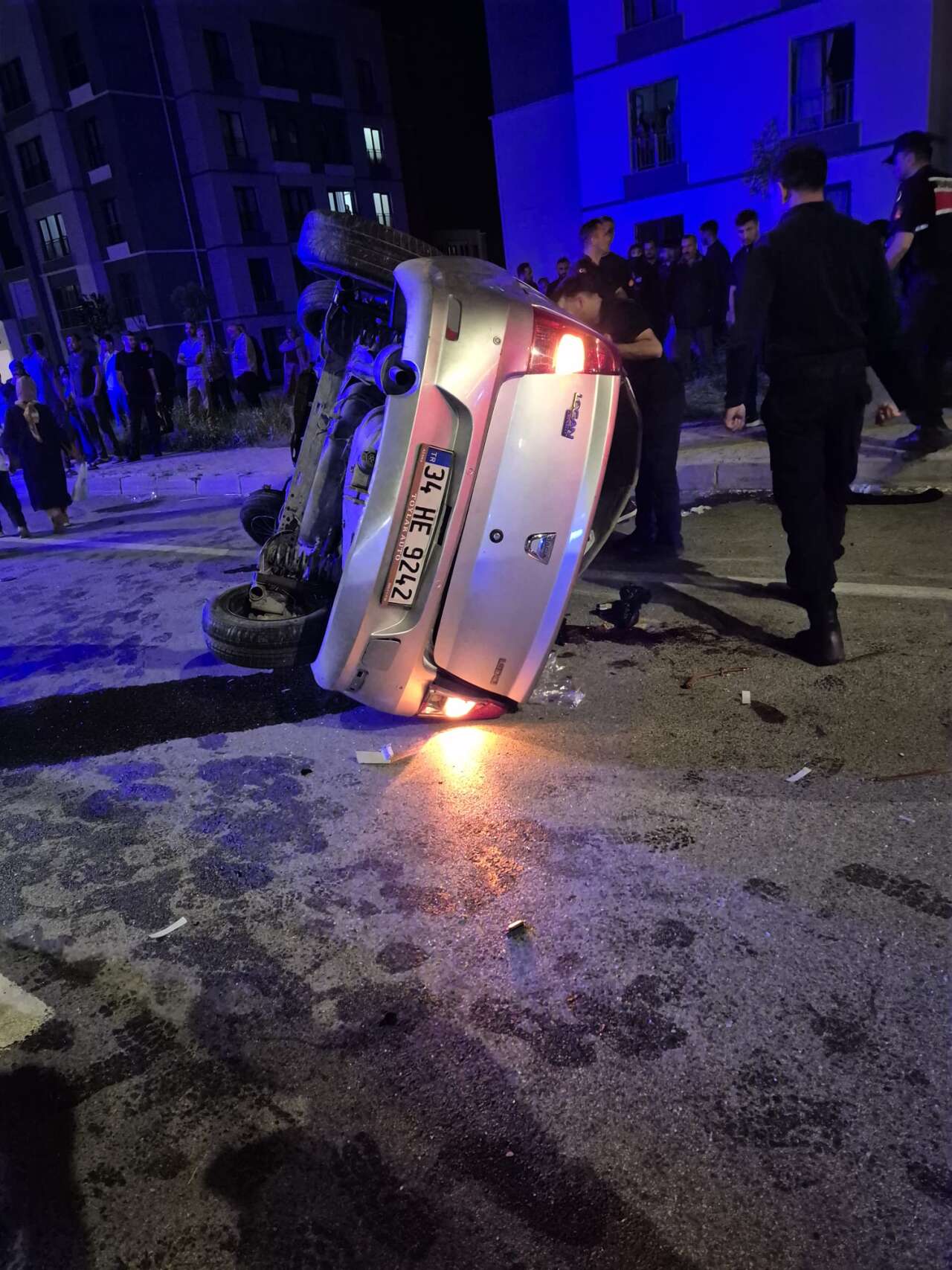 Belediye otobüsü ile otomobil çarpıştı: 2 ölü, 7 yaralı 4