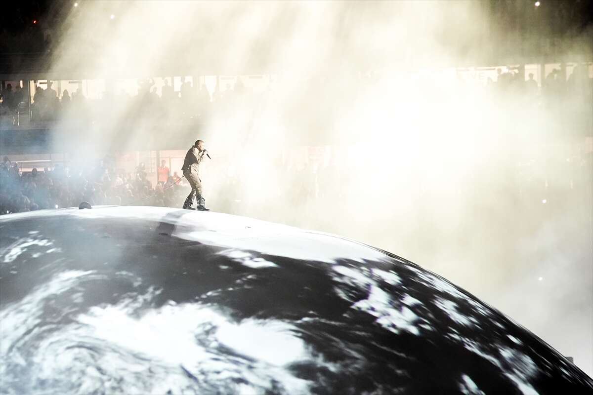 Kanye West İstanbul’da tarih yazdı! 118 bin kişi aynı konserde buluştu 7