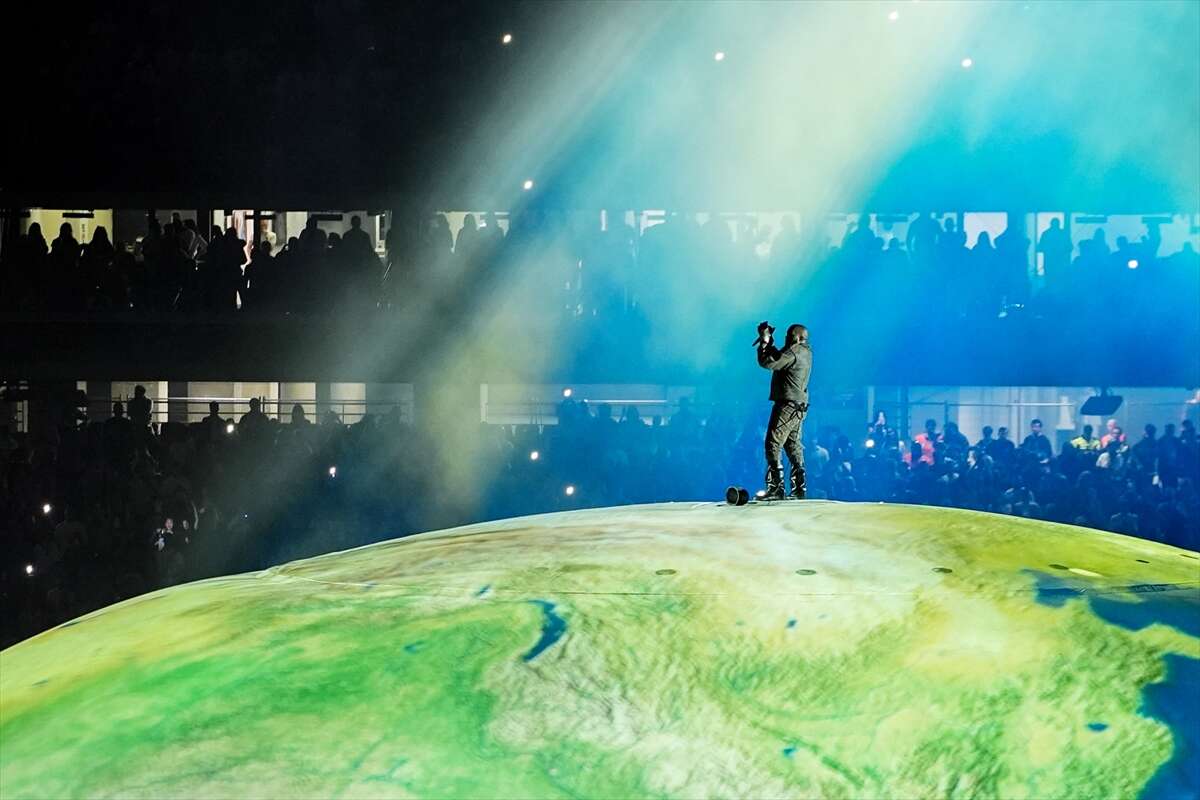 Kanye West İstanbul’da tarih yazdı! 118 bin kişi aynı konserde buluştu 17