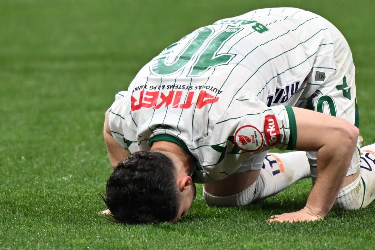 Konyaspor’u finale taşıyan Enis Bardhi penaltı anını anlattı 8
