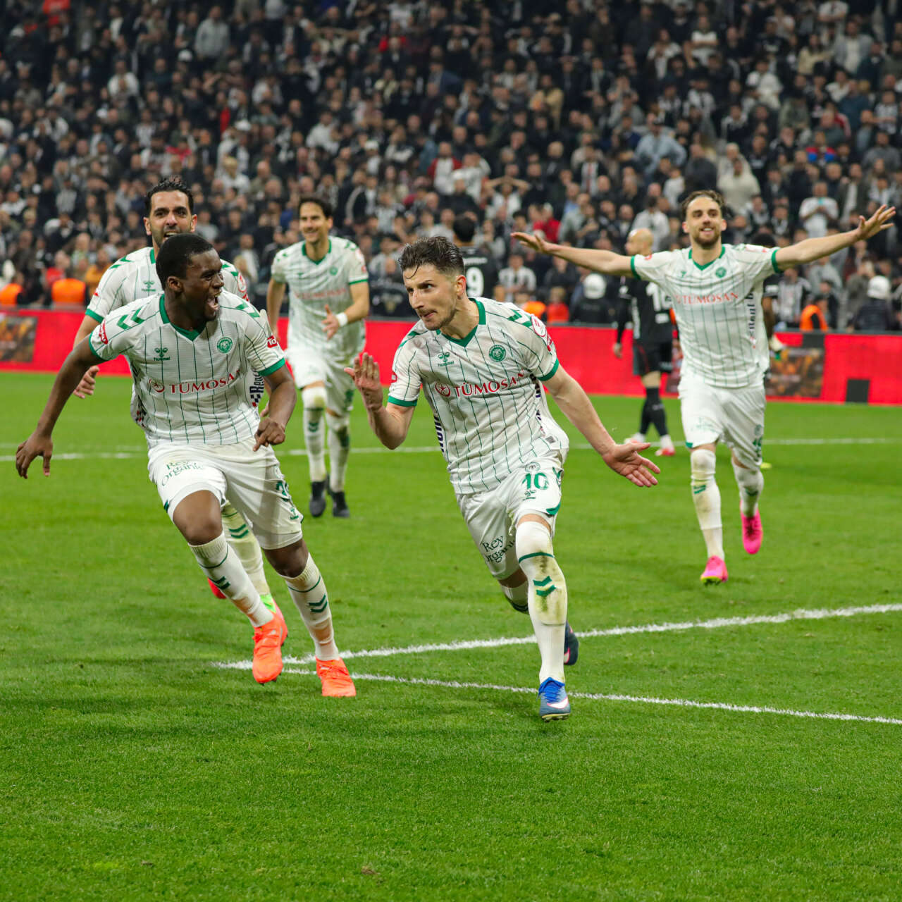 Konyaspor’un final biletini aldığı Beşiktaş maçından en güzel kareler 35