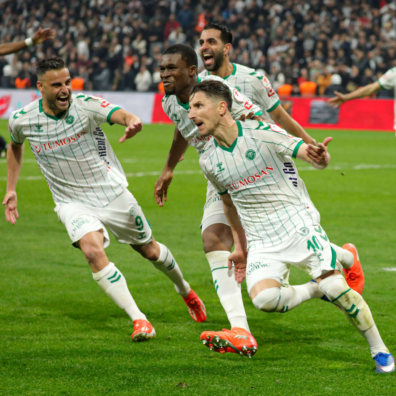 Konyaspor’un final biletini aldığı Beşiktaş maçından en güzel kareler 34