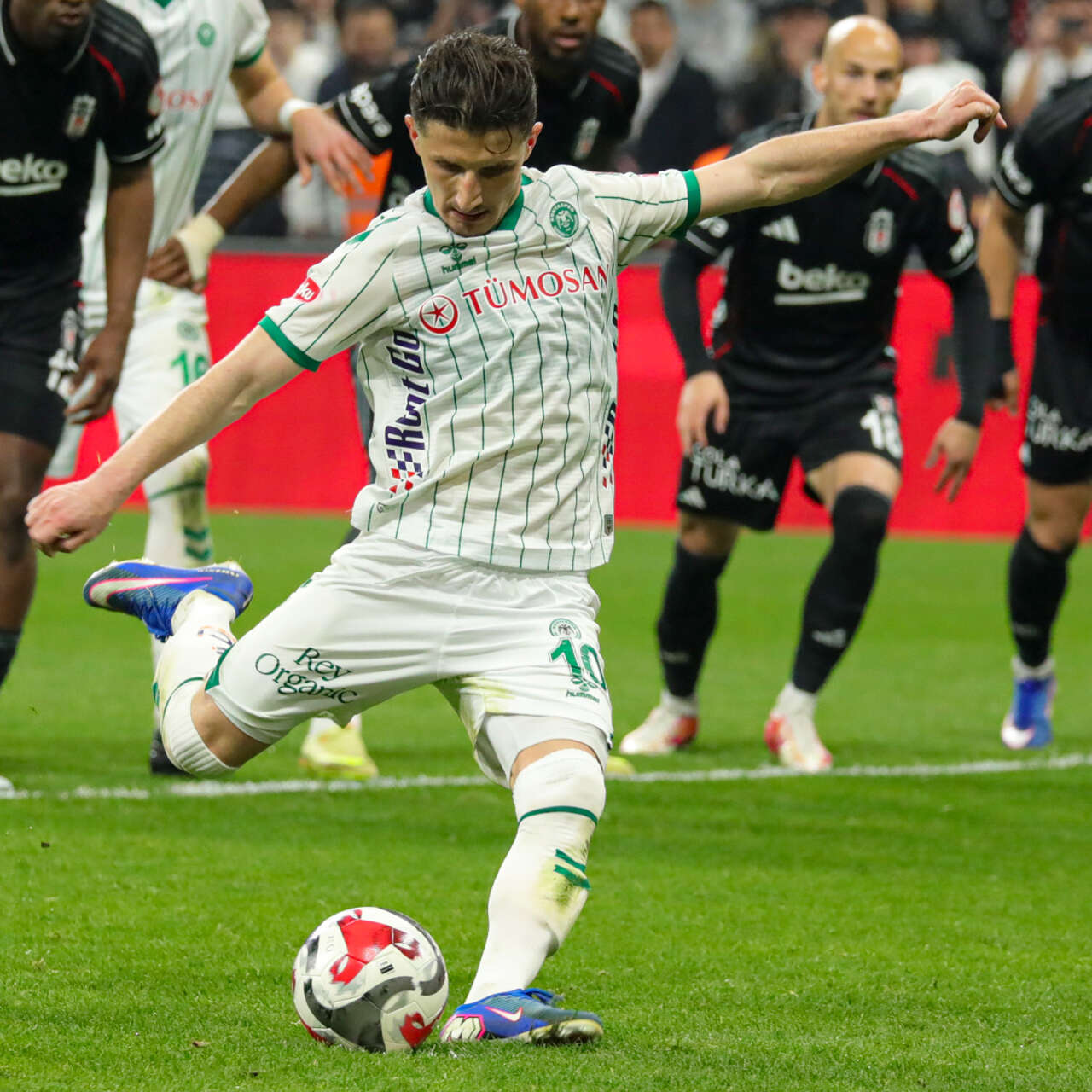 Konyaspor’un final biletini aldığı Beşiktaş maçından en güzel kareler 42