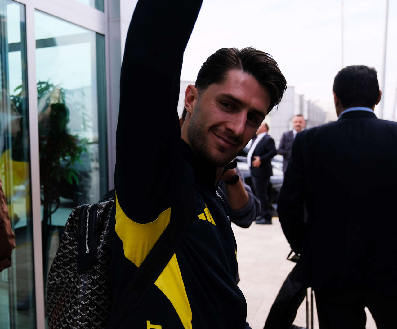 Fenerbahçe kafilesi Konya’ya geldi, taraftar böyle karşıladı 8