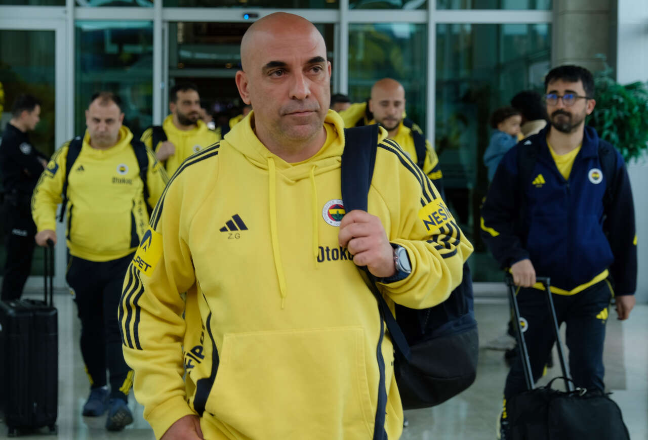 Fenerbahçe kafilesi Konya’ya geldi, taraftar böyle karşıladı 7