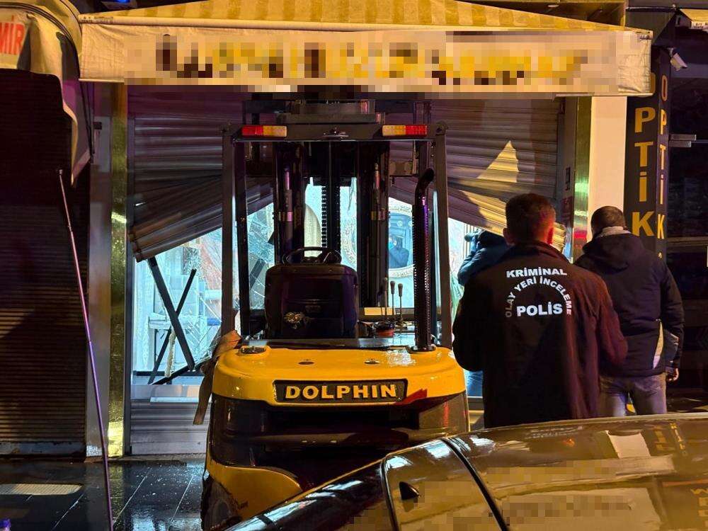 Forkliftle kuyumcu soyup eşekle kaçmıştı! Dünyada viral olan hırsıza 9 yıl hapis 3