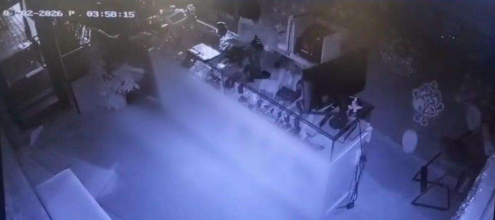 Forkliftle kuyumcu soyup eşekle kaçmıştı! Dünyada viral olan hırsıza 9 yıl hapis 6