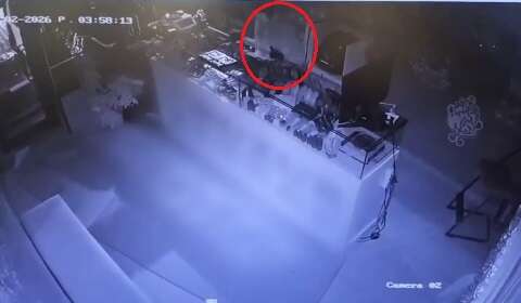 Forkliftle kuyumcu soyup eşekle kaçmıştı! Dünyada viral olan hırsıza 9 yıl hapis 10