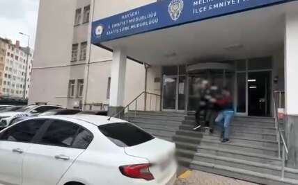Forkliftle kuyumcu soyup eşekle kaçmıştı! Dünyada viral olan hırsıza 9 yıl hapis 15