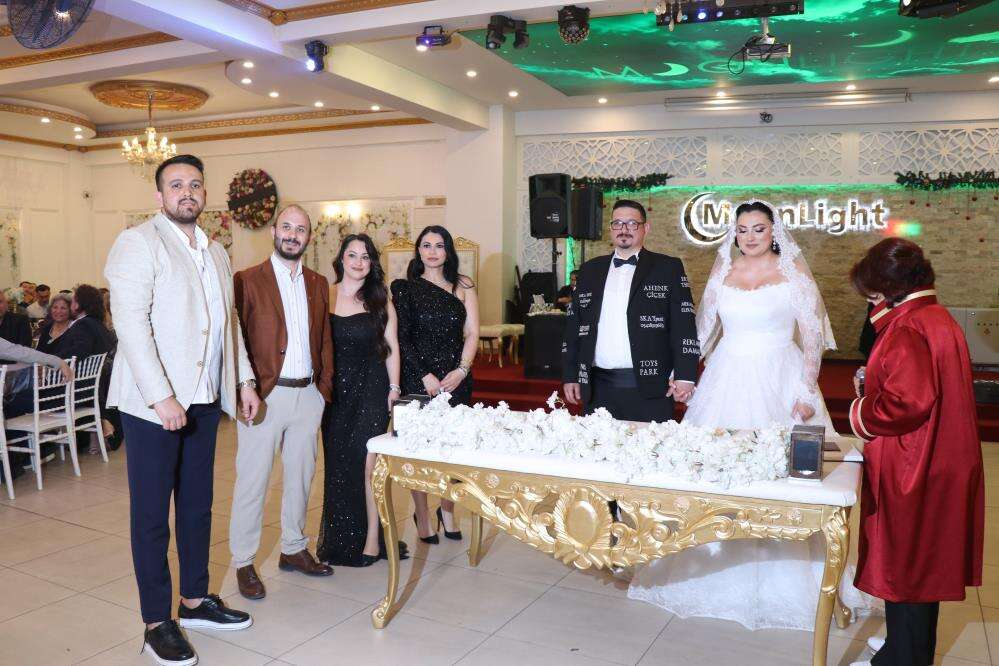 Görenleri hayrete düşüren düğün! Damat, masraflara ilginç bir çözüm buldu 10