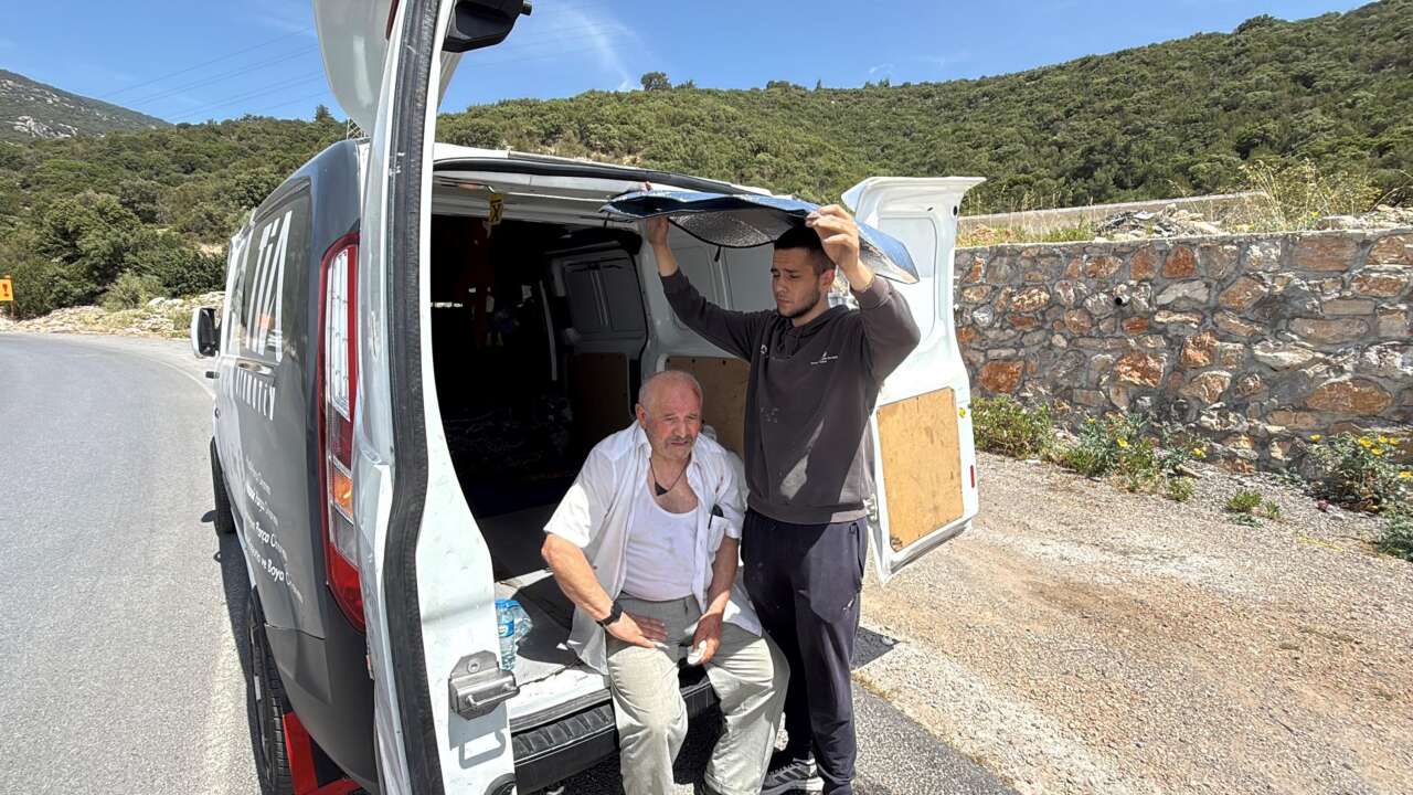Bariyere giren araç bu hale geldi, sürücü sağ kurtuldu 3