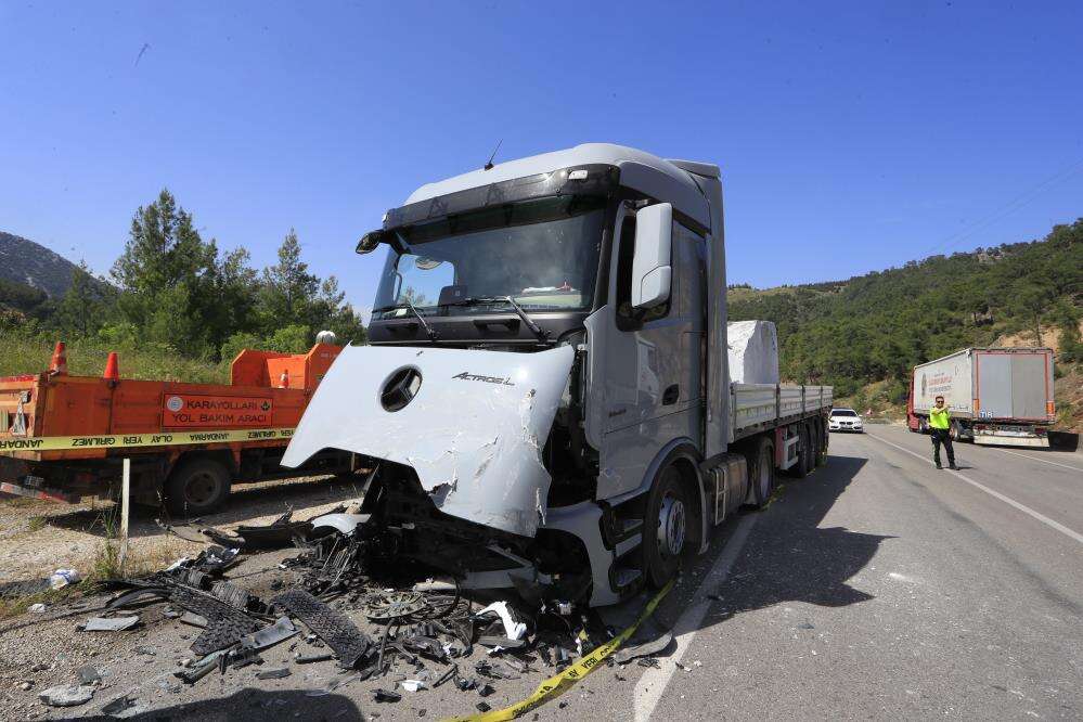 Karı-koca TIR kazasında hayatını kaybetti 6