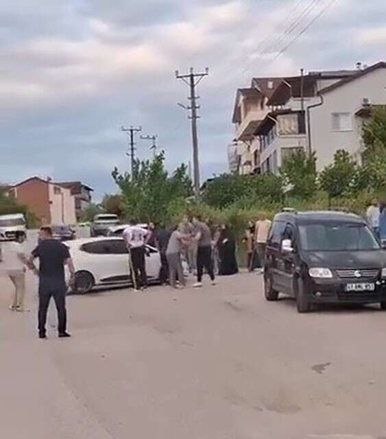 İki aile arasında silahlı kavga çıktı! 10 yaralı var 2
