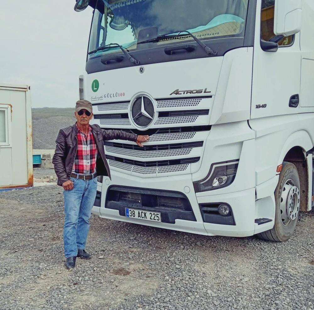 Kula'da TIR’lar ve otomobil birbirine girdi! 2 kişi öldü, 4 kişi yaralandı 7