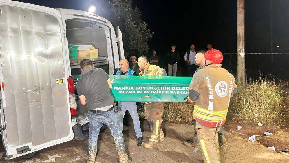 Kula'da TIR’lar ve otomobil birbirine girdi! 2 kişi öldü, 4 kişi yaralandı 3