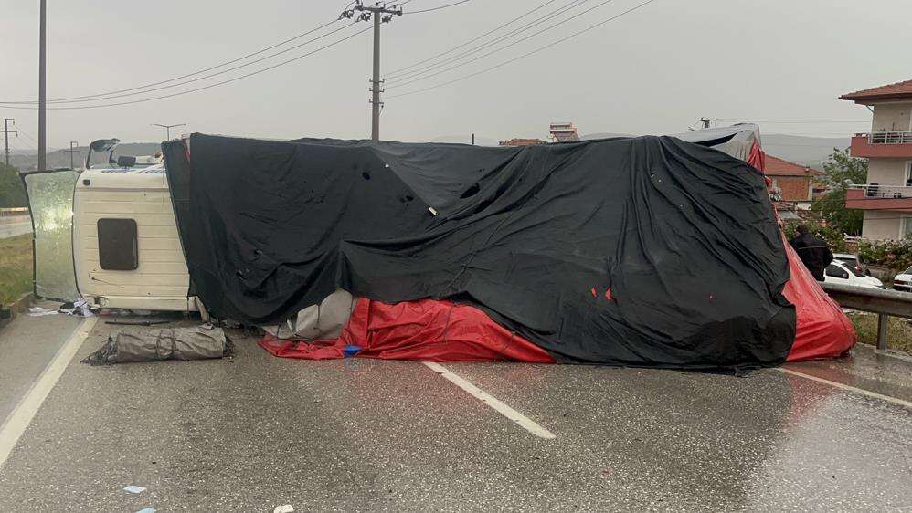 Kula'da TIR’lar ve otomobil birbirine girdi! 2 kişi öldü, 4 kişi yaralandı 6