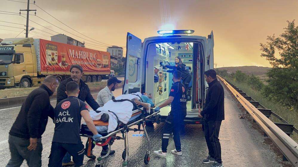 Kula'da TIR’lar ve otomobil birbirine girdi! 2 kişi öldü, 4 kişi yaralandı 8
