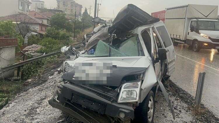 Kula'da TIR’lar ve otomobil birbirine girdi! 2 kişi öldü, 4 kişi yaralandı 12